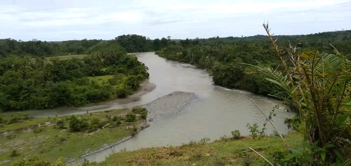 Keindahan pemandangan air sungai yang berada digampong Lawet 
